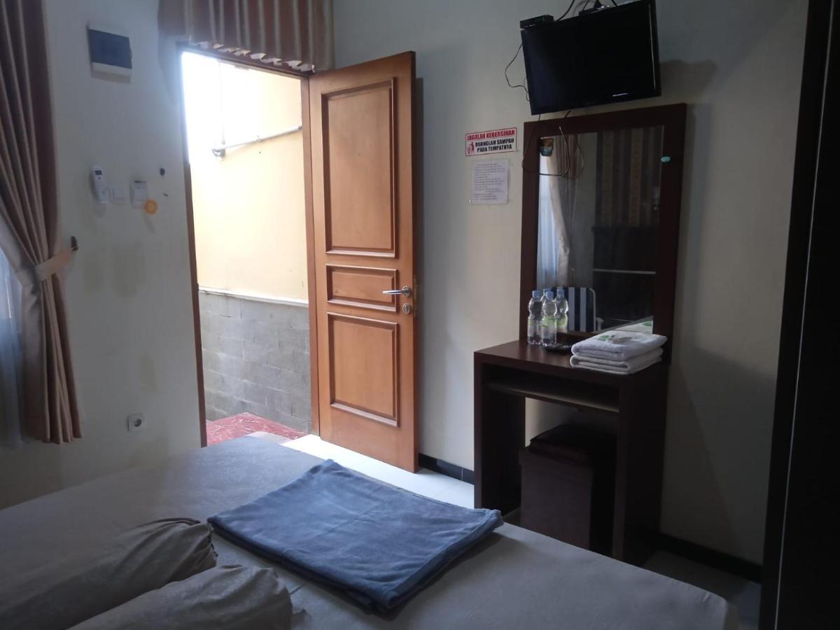 Riki Guesthouse Syari'Ah เจอปารา ภายนอก รูปภาพ